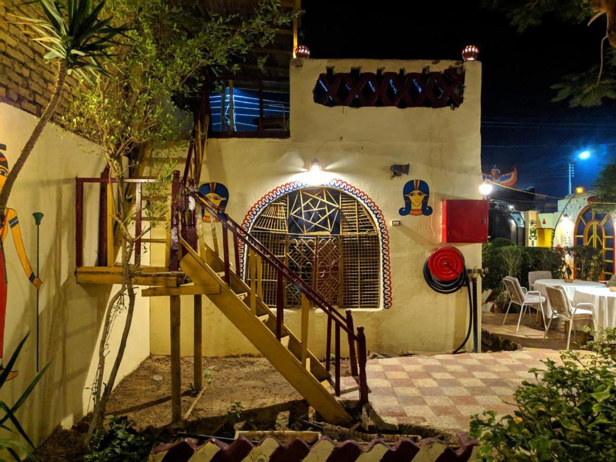 Elphardous Hotel Luxor Eksteriør bilde