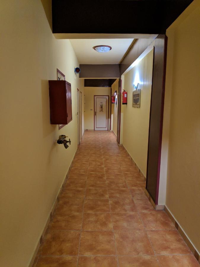 Elphardous Hotel Luxor Eksteriør bilde