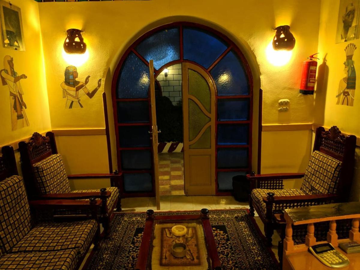 Elphardous Hotel Luxor Eksteriør bilde