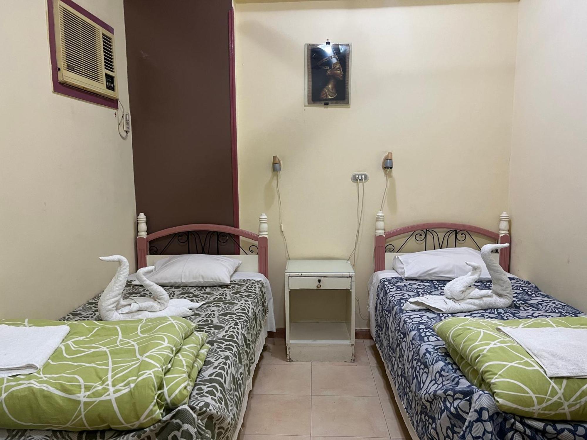 Elphardous Hotel Luxor Eksteriør bilde